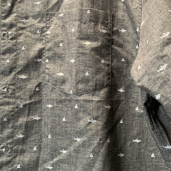 Men’s button down. - Picture 2 of 4